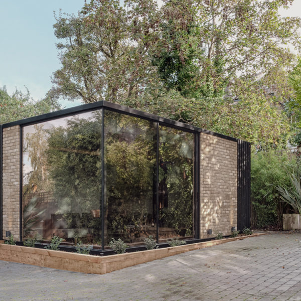 Corner to corner glass for garden glass house