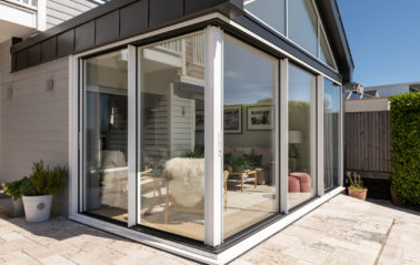 Corner patio sliding doors