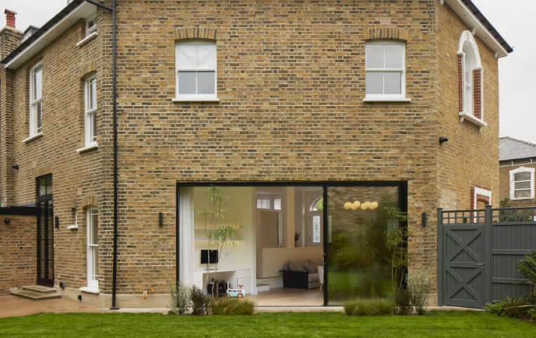 Expansive sliding doors for London terrace